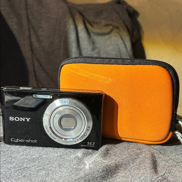 Sony Cyber-shot Digital Camera DSC-W330 - Picture 7 of 7